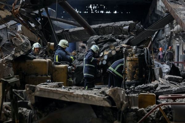 Десятки «Кинжалов» и «Калибров» ударили по энергетике Украины. Взрывы гремели по всей стране, в Киеве пропало электричество