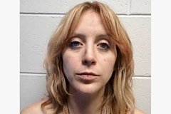 Няня расправилась с 83-летним мужчиной, разделась и убежала