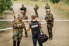 «Такие визиты будут иметь долгосрочные последствия». Киев пригрозил журналистам за посещение «котлов» ВСУ