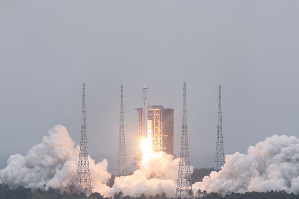 Были ли люди на Луне: доказательства и опровержения