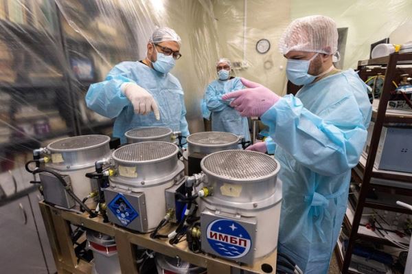 Детальный обзор новой необычной «космической лаборатории» России — «Бион-М» № 2. Её конструкция, орбита, цели, видео запуска.