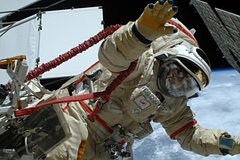 Российским космонавтам помогли «динозаврики»