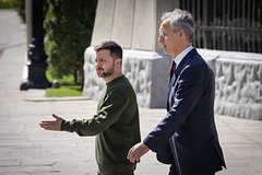 «Он умолял меня». Бывший генсек НАТО рассказал, как отказал Зеленскому в поддержке в 2022 году. Почему это произошло?