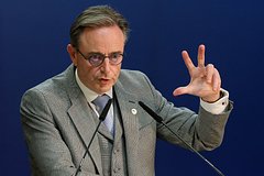 Премьера Бельгии заподозрили в тайной выгоде от активов России