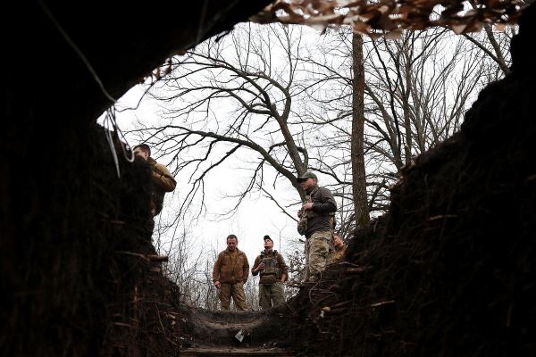 В Красноармейск переброшен элитный украинский спецназ, но пути снабжения перерезаны. Как идет штурм ключевого города Донбасса?