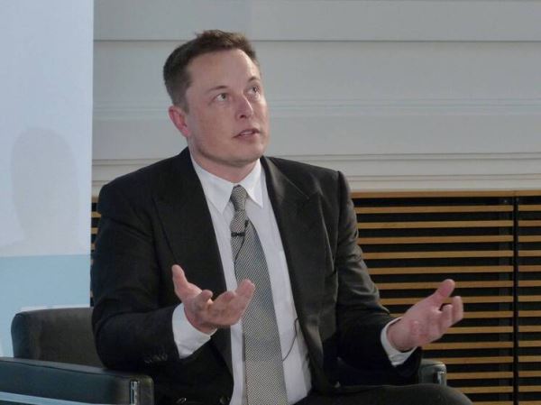 Илон Маск вновь заявил о себе очередной перепалкой с людьми Трампа