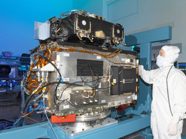 В США на одной ракете в космос отправлено сразу три исследовательских миссии: IMAP, CGO и SWFO-L1. Их обзор и видео запуска.