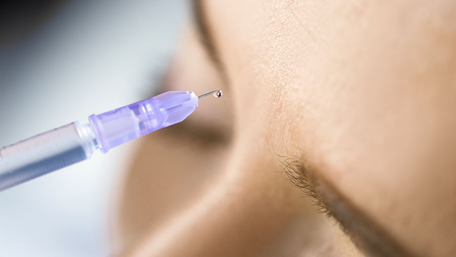 Хирург рассказал о рисках использования филлеров в зоне лица
