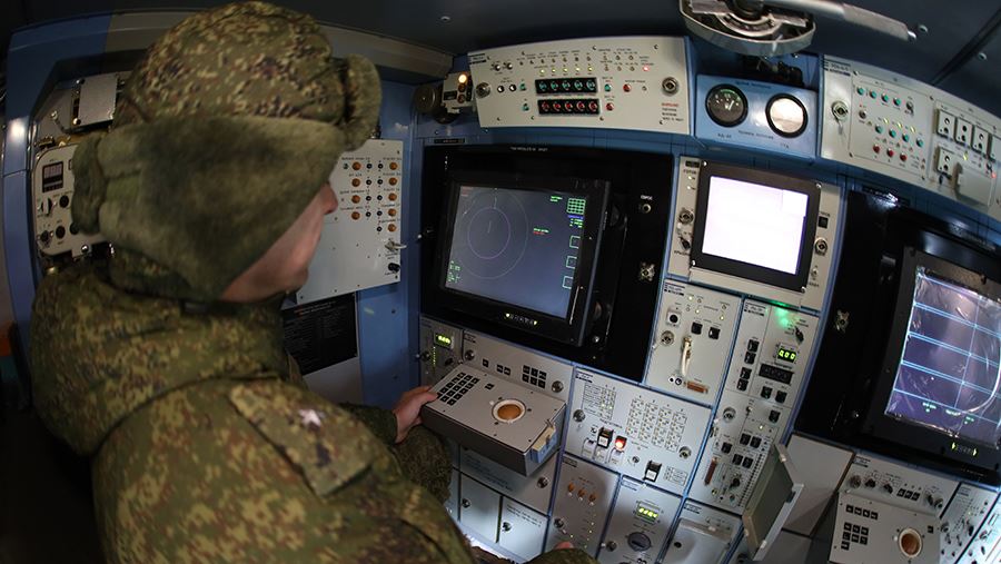 В порту Туапсе начался пожар в результате падения обломков БПЛА